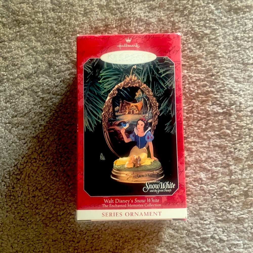 Snow White Hallmark vintage ornament